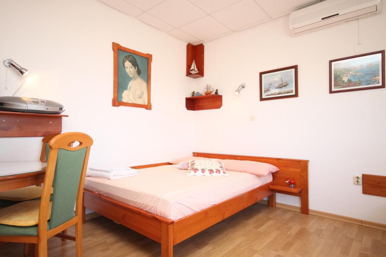 Apartments With A Parking Space Preko, Ugljan - 8224 المظهر الخارجي الصورة